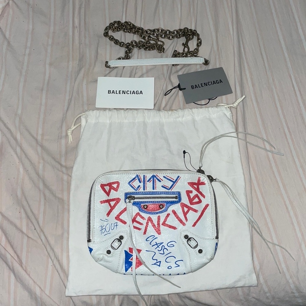 ✨Host Pick✨ Balenciaga Agneau Classic Graffiti Reported Bag